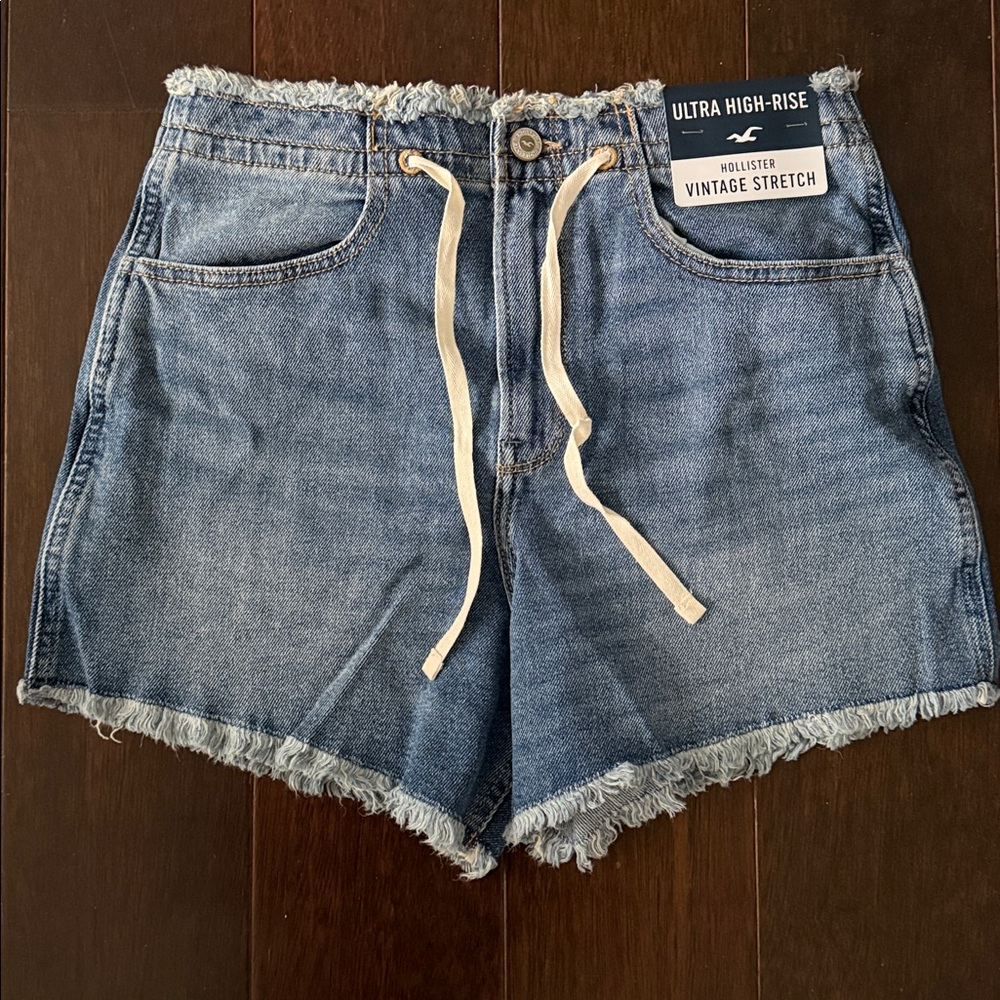 Hollister Ultra High-rise Vintage Shorts 4”